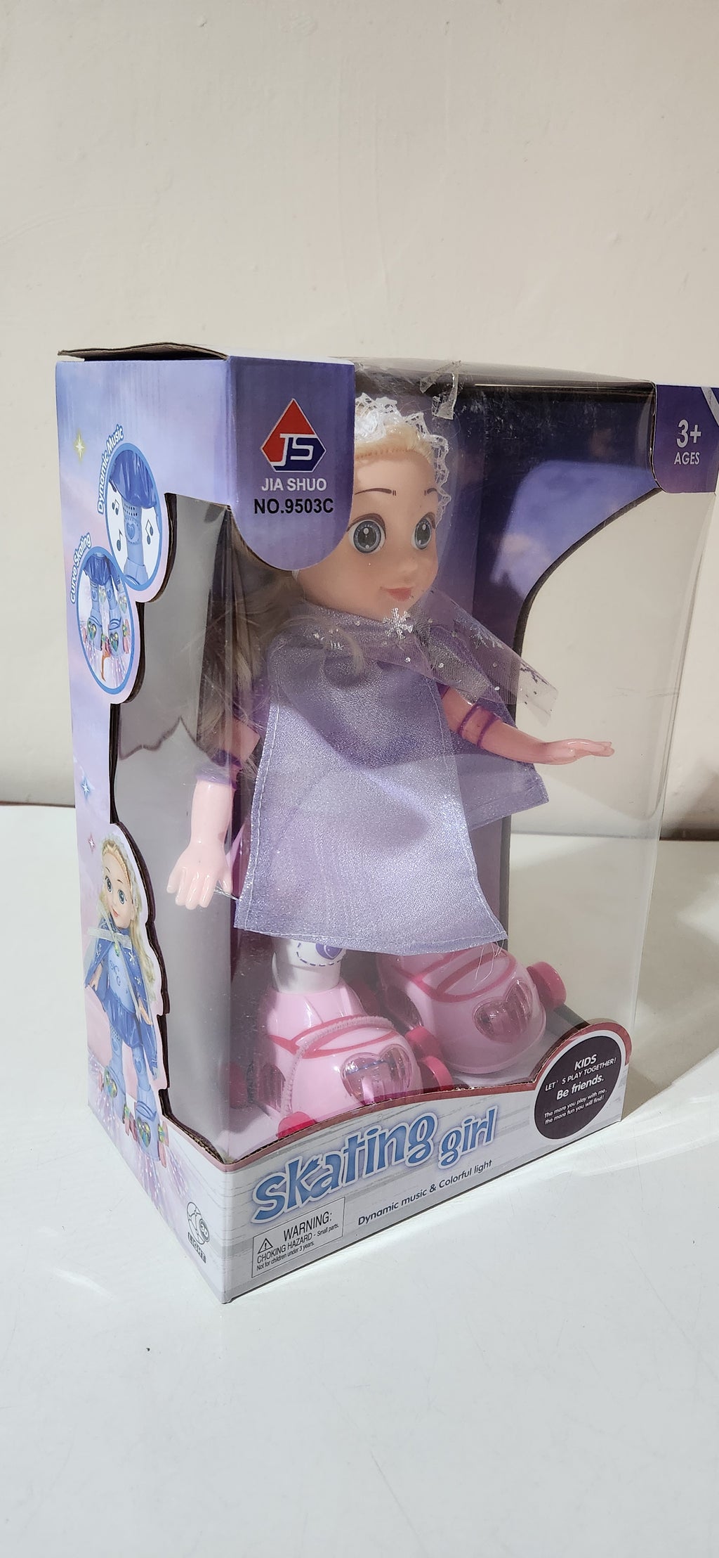 Boneca Patinadora Meninas Que Anda Canta Princesa De Capa