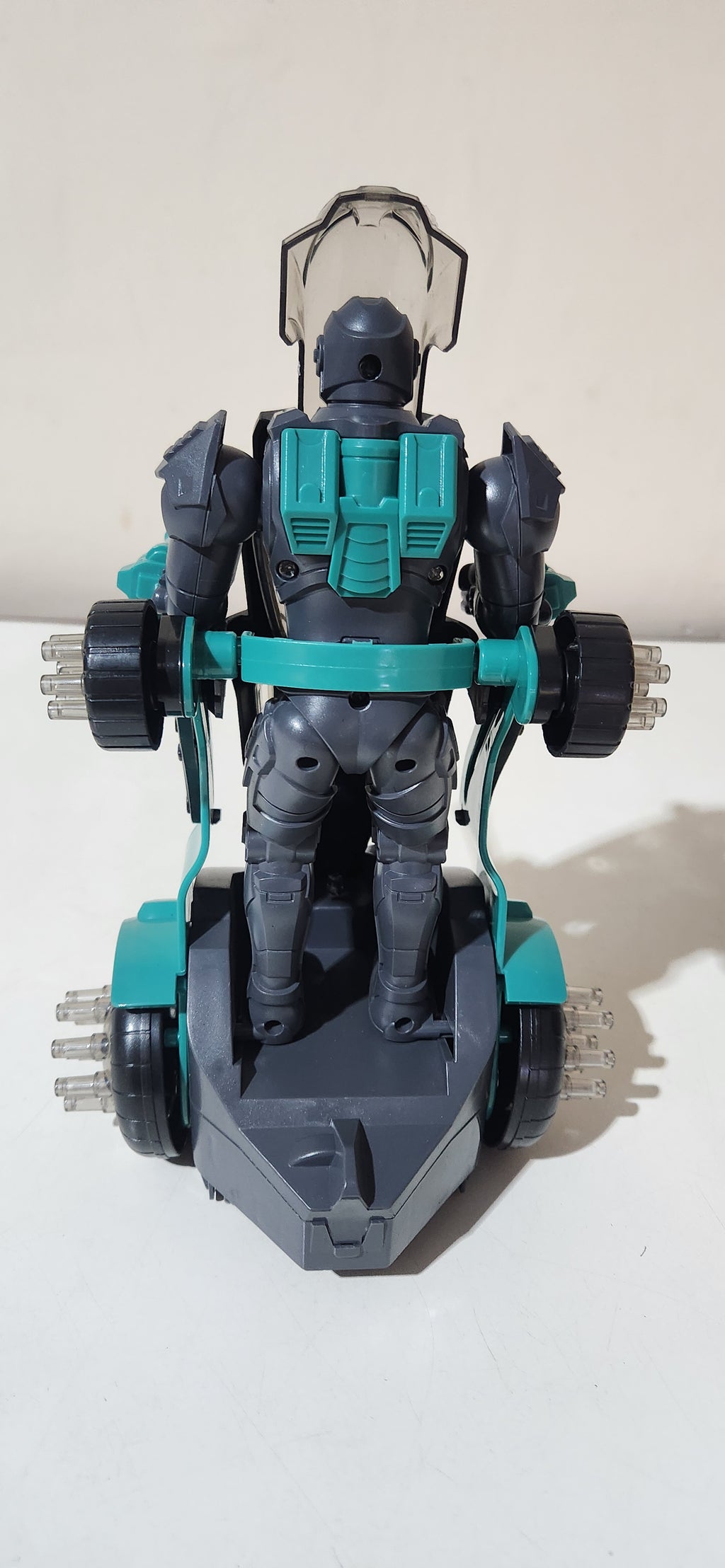 Robô de brinquedo policial com luz e som cinza